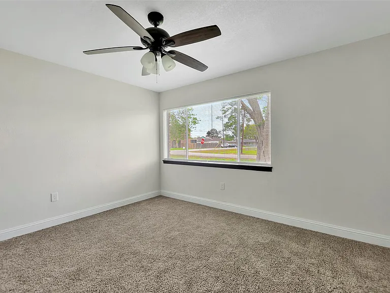 9010 Freeland St — Photo 13