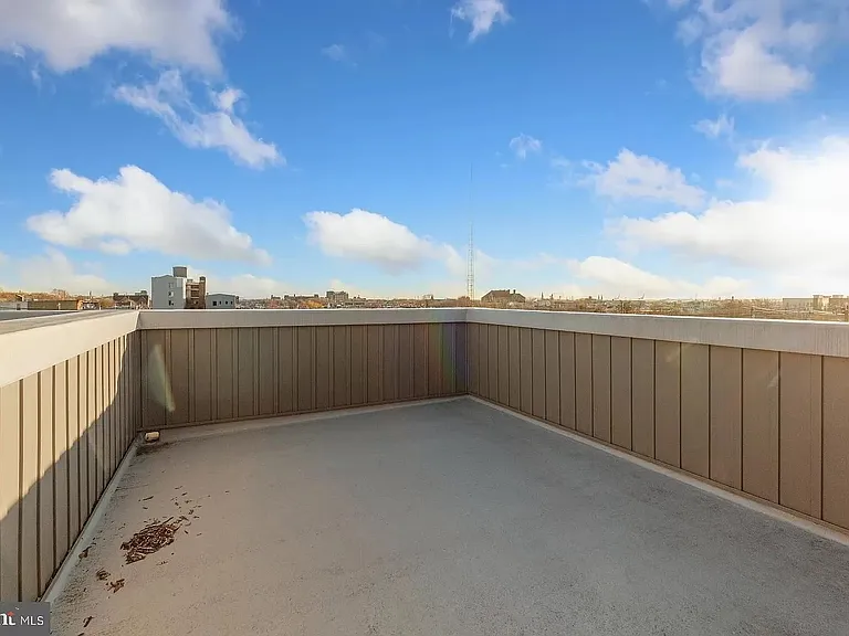1843 E Oakdale St — Photo 23