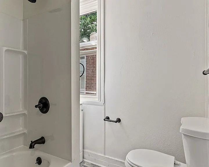 448 Pennsylvania Ave — Photo 16