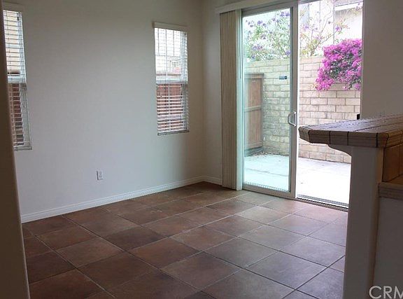 3rd image of 22827 Serra Dr
