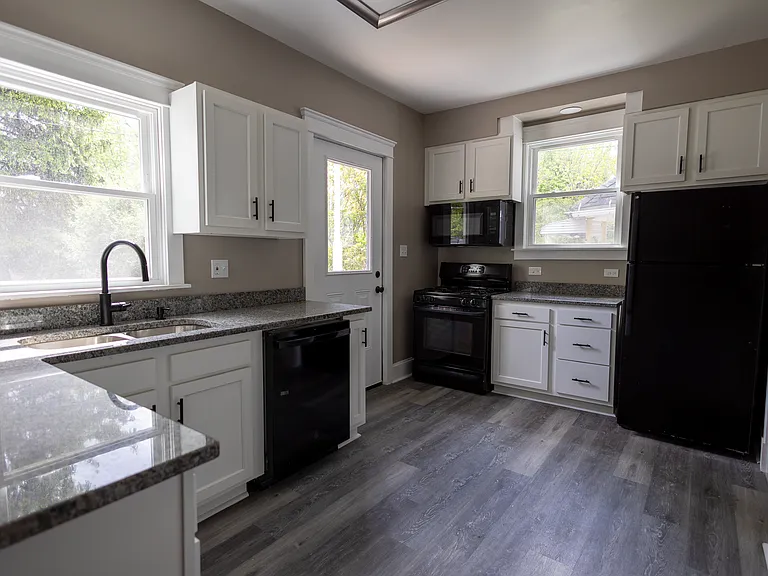 2051 West Blvd #2051 — Photo 4