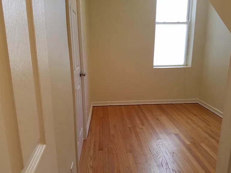 Bedroom 1 (Front)