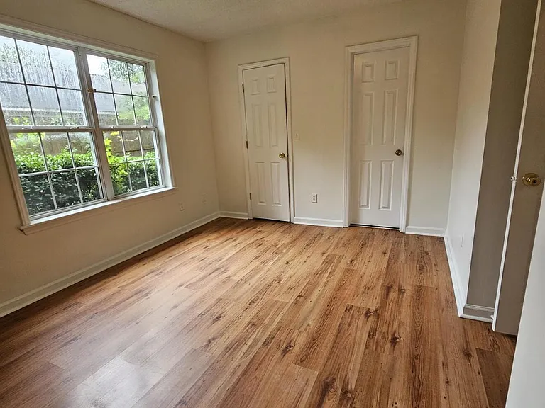 118 Avondale Ave #B — Photo 6