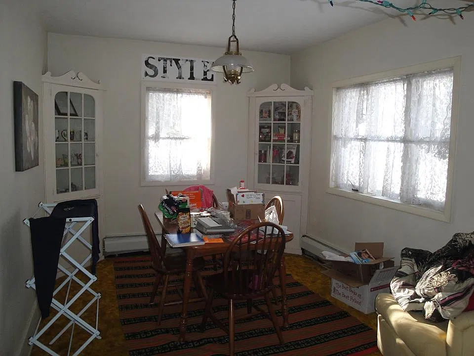 3 bed, 1050 sqft, $1,650 — Photo 2
