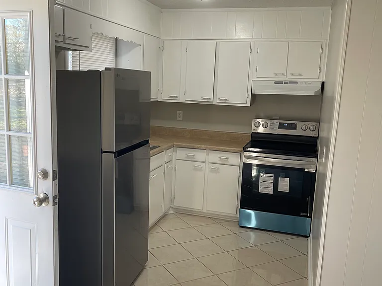2709 Somerton Dr — Photo 9