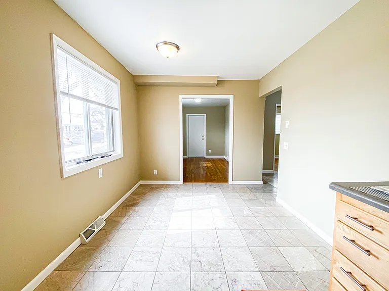 1025 W Fiedler Ln #4 — Photo 6