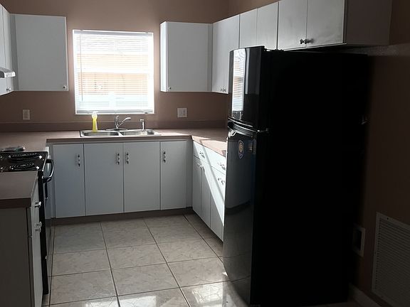 3rd image of 510 Carlsbad Dr