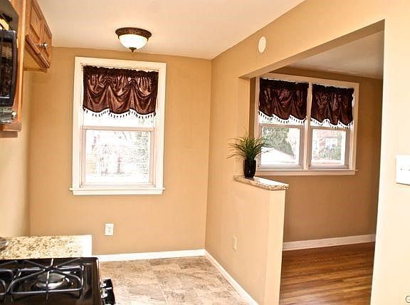 5th image of 2115 Baker Dr