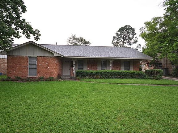 2nd image of 10503 Shadow Wood Dr