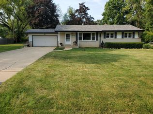 N64W15296 Sunny Dale Dr, Menomonee Falls, WI 53051