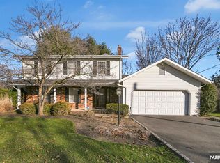 75 Runnymede Dr, Wayne, NJ 07470