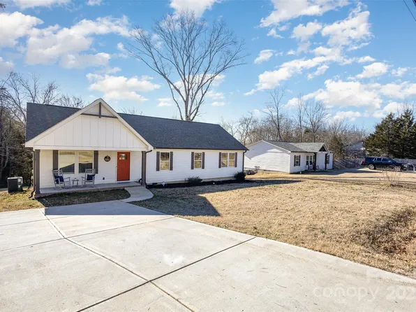 2404 Datsun Ave, Concord, NC 28027