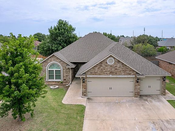 3rd image of 13224 Almond Dr