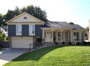 1616 Devoe Dr, Lincoln, NE 68506