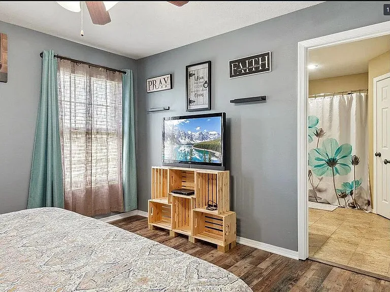 439 N Chandler Ave — Photo 35