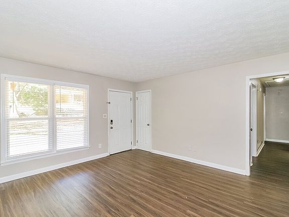 3rd image of 7006 Knollwood Dr