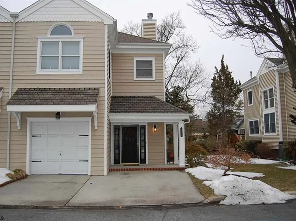 102 Garden Ct, Linwood, NJ 08221