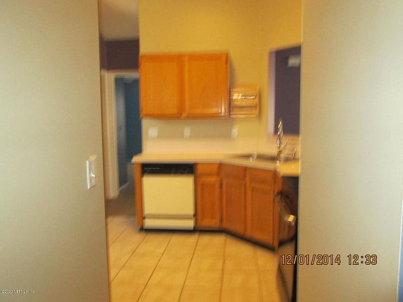 3rd image of 277 Carriann Cove Trl W