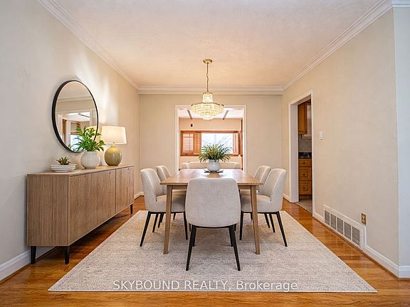4th image of 9 Caronport Cres