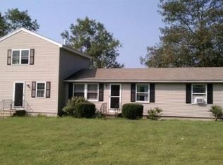 851 West St, Barre, MA 01005