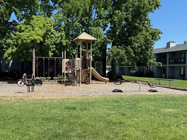 1000 SE 160th Ave — Photo 17