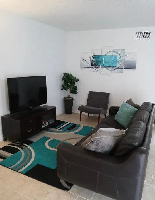 2 bed, 816 sqft, $1,150 — Photo 2