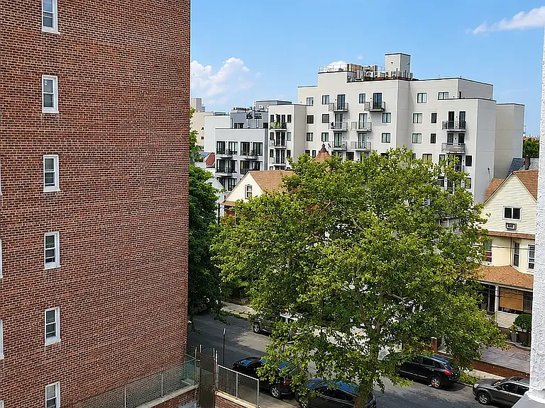 762 E 32nd St #3F — Photo 12