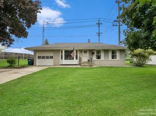 509 Sunset Dr, Clinton, MI 49236