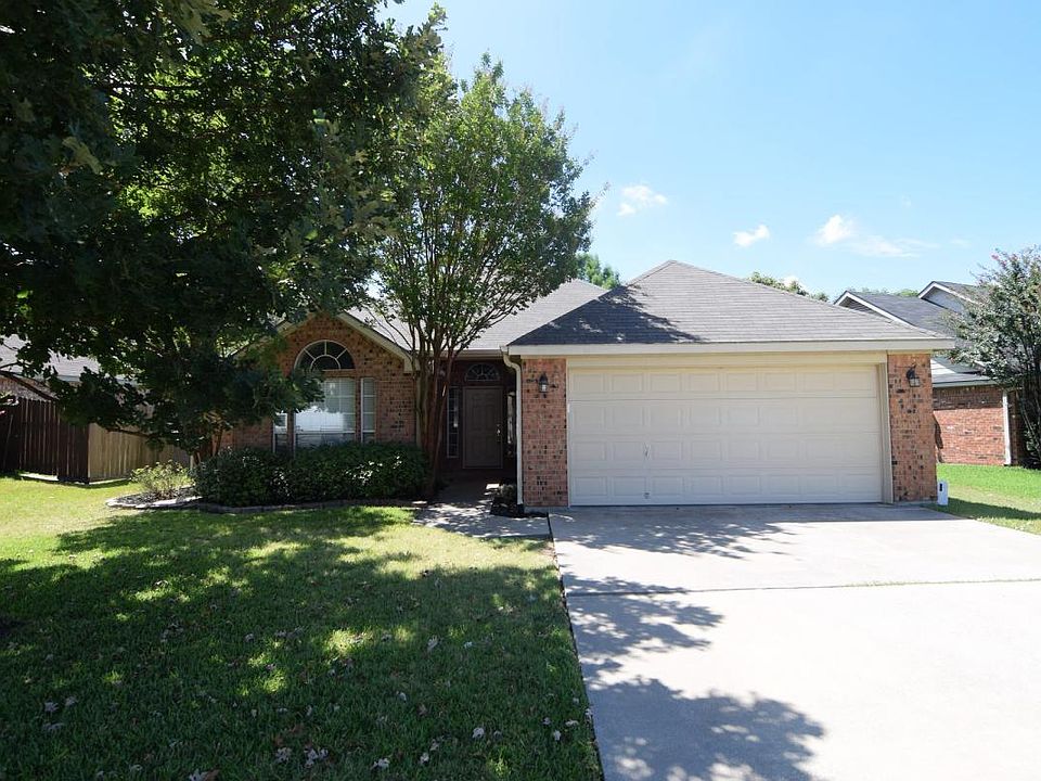 1st image of 913 Woodhollow Dr