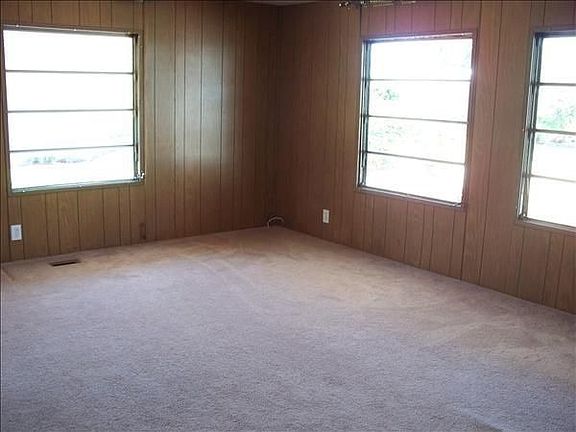 4th image of 261 Molokai Cir