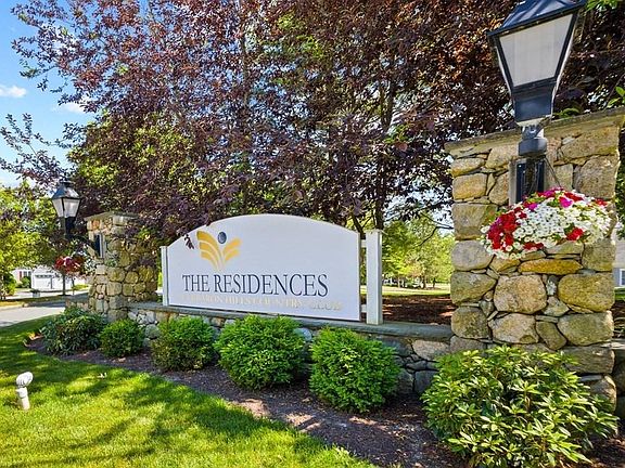 3rd image of 34 Lebaron Blvd Unit 34