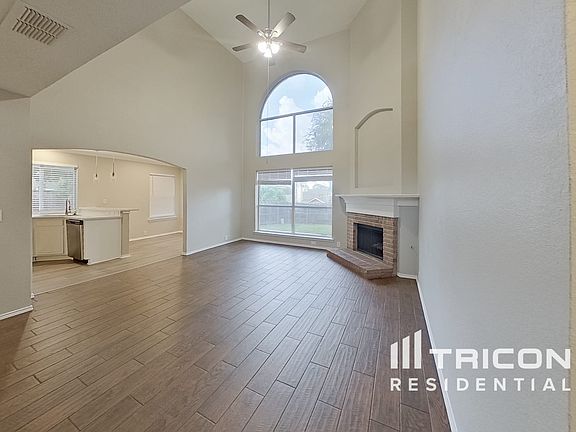 5th image of 820 Norfolk Dr
