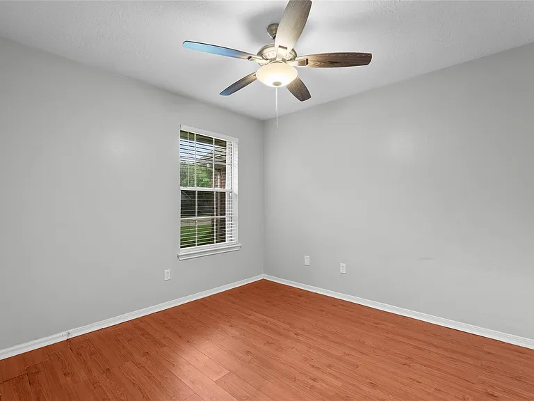 15834 Constitution Ln — Photo 22