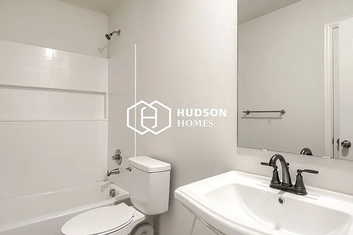 2034 Clay St — Photo 11