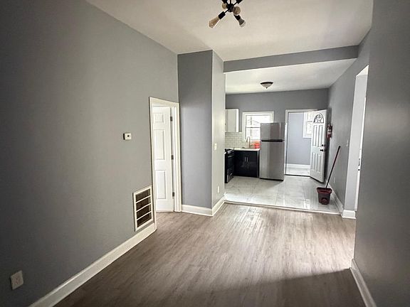 5th image of 9 N 17th St #1