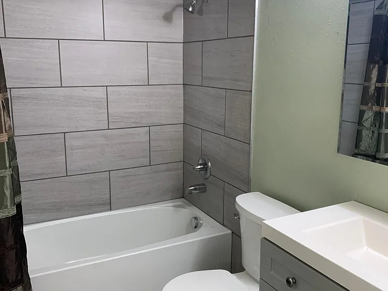 705 Maple St #B — Photo 8