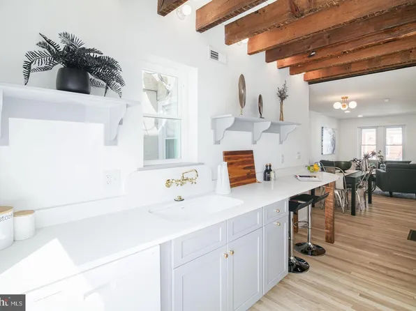 320 Iona Ave, Narberth, PA 19072