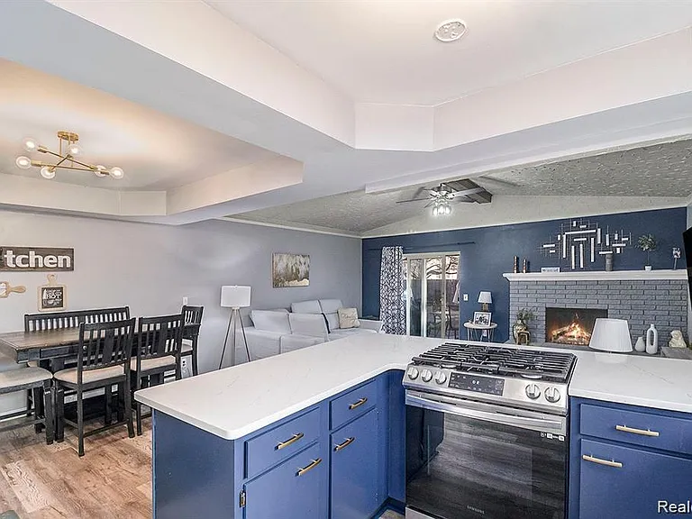 41720 Mary Kay Dr — Photo 15