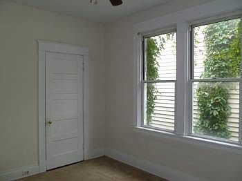 4th image of 5906 Highland Ave #1