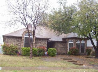 8813 Greentree Dr, Rowlett, TX 75088