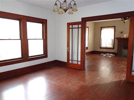 5th image of 1815 1st St