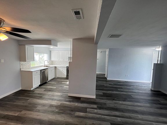 5th image of 3435 Columbus Dr