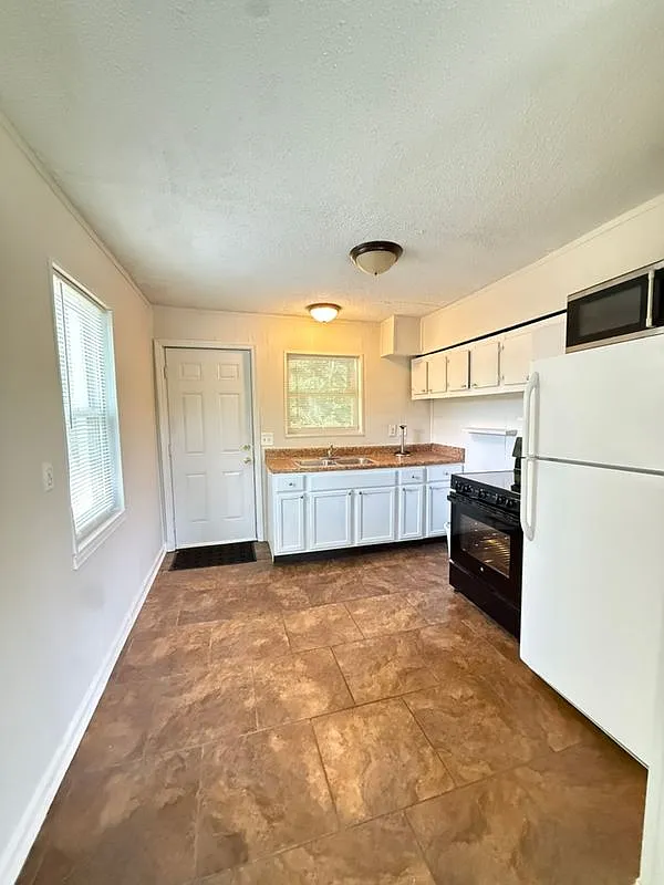 2 bed, 1.0 bath, 762 sqft, $950 — Photo 4