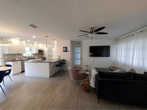 3rd image of 285 Richland Ave