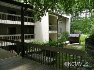 2C Overlook Rd, Sapphire, NC 28774