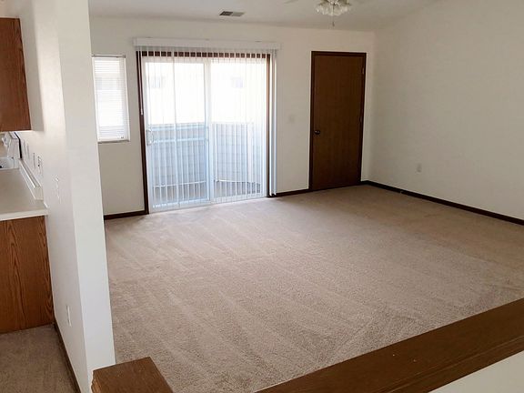 2nd image of 5528 35th St Unit 204