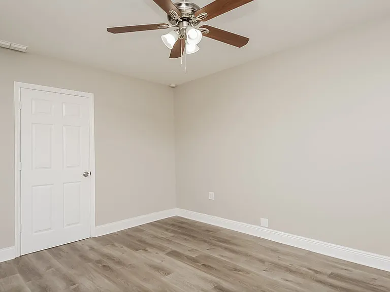 2022 Valencia Cir — Photo 11