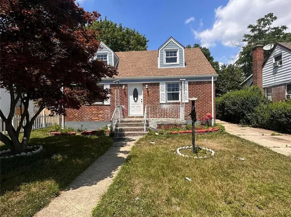 23 Circle Drive, Hempstead, NY 11550