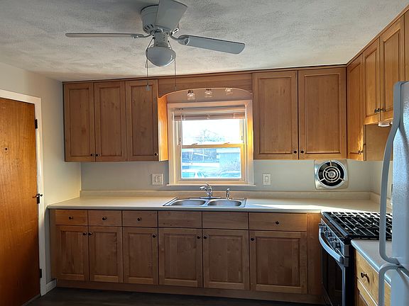 5th image of 7 Jackson St APT D