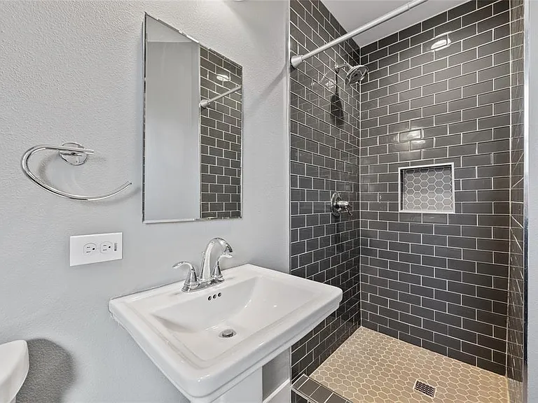 1305 Glenwood Dr — Photo 15